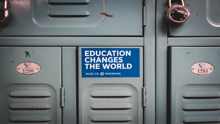 Symbolbild "education changes the world"