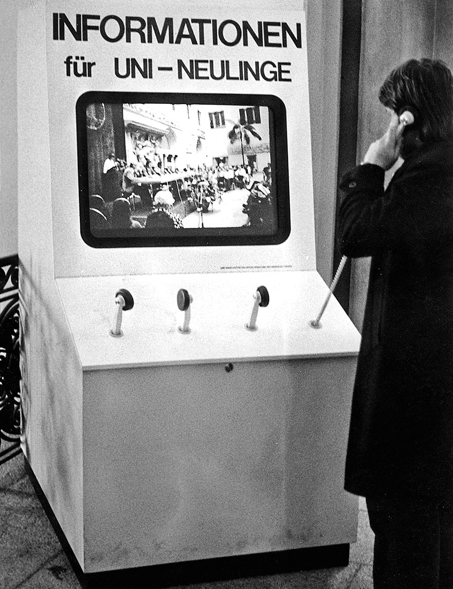 1975 – The Arrival of Audiovision (Pictured: Booth with slideshow and soundtrack in the foyer of the main building.)