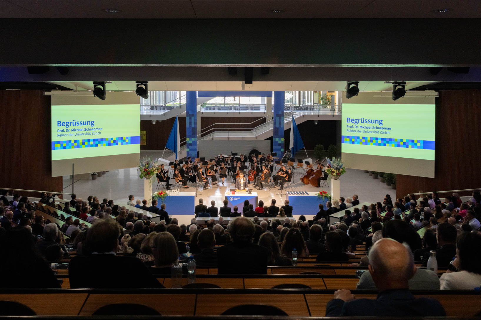 Über 500 angemeldete Gäste besuchten den offiziellen Festakt im Auditorium Maximum am Campus Irchel.